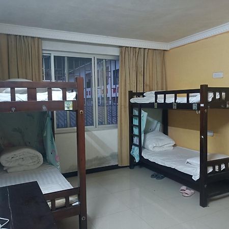 Yangshuo How Flowers Hostel Bagian luar foto