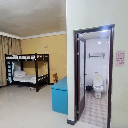 Yangshuo How Flowers Hostel Bagian luar foto