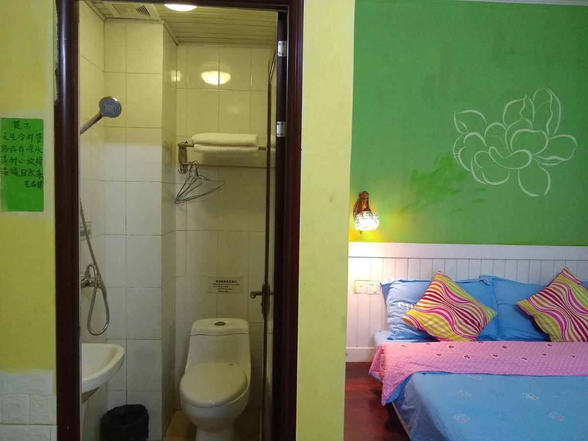 Yangshuo How Flowers Hostel Bagian luar foto