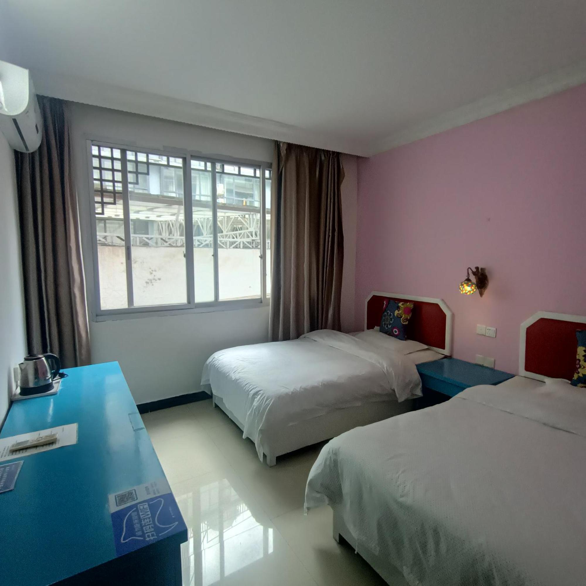 Yangshuo How Flowers Hostel Bagian luar foto