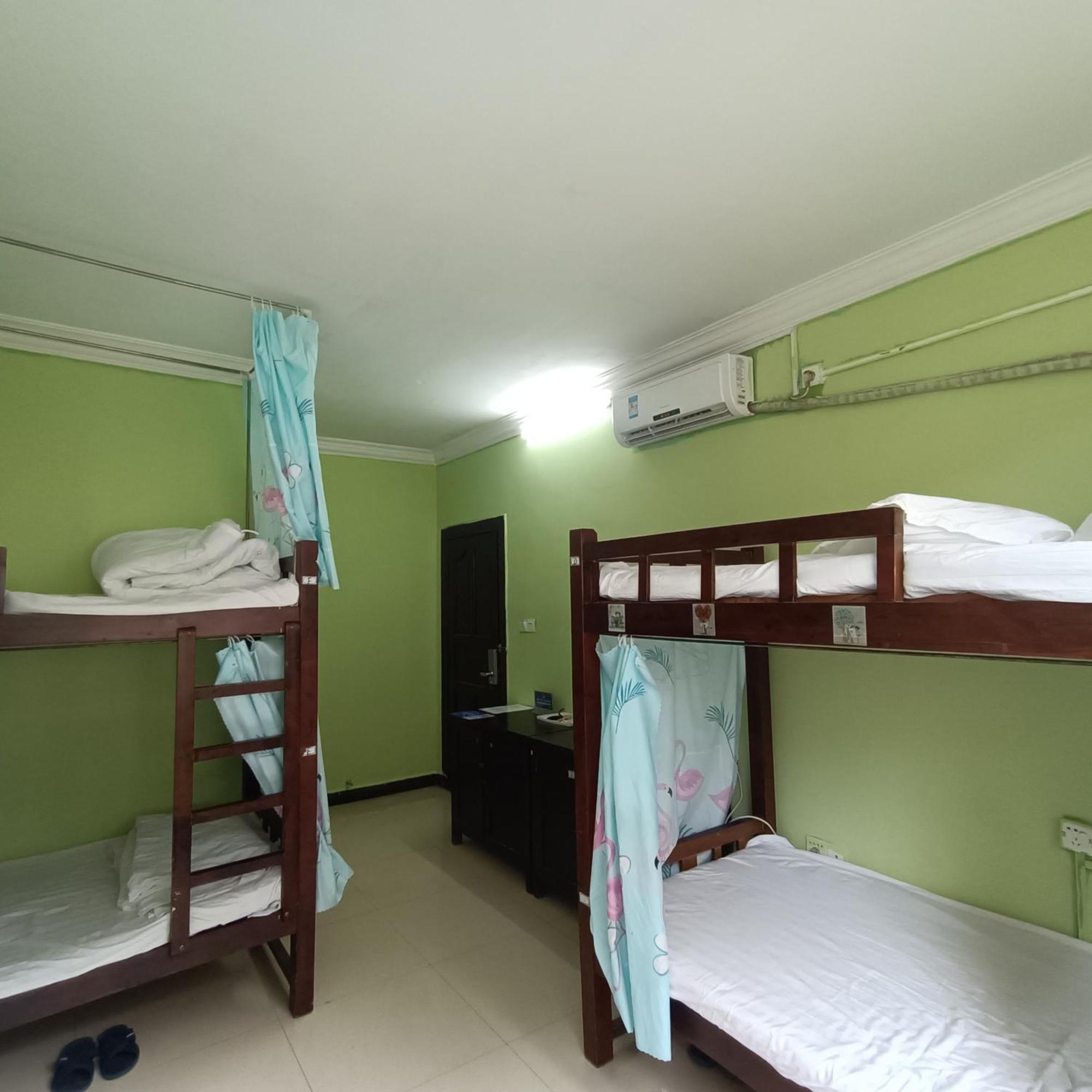 Yangshuo How Flowers Hostel Bagian luar foto