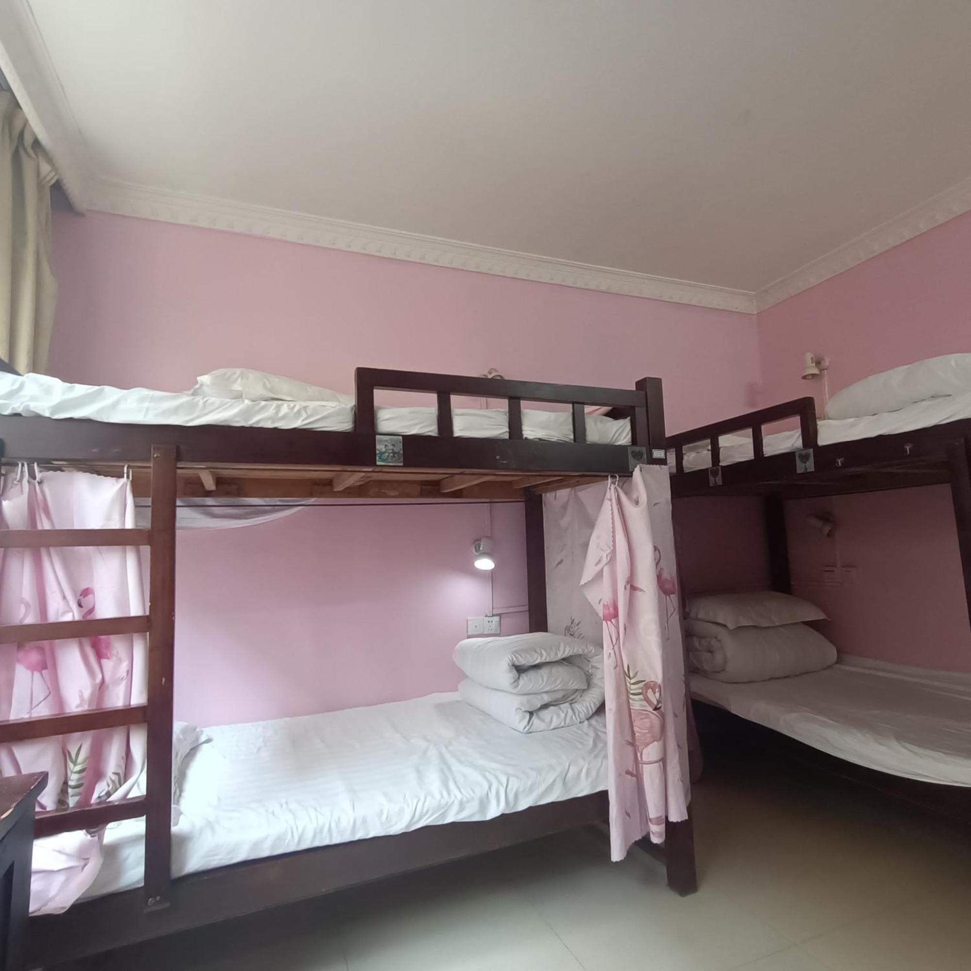 Yangshuo How Flowers Hostel Bagian luar foto
