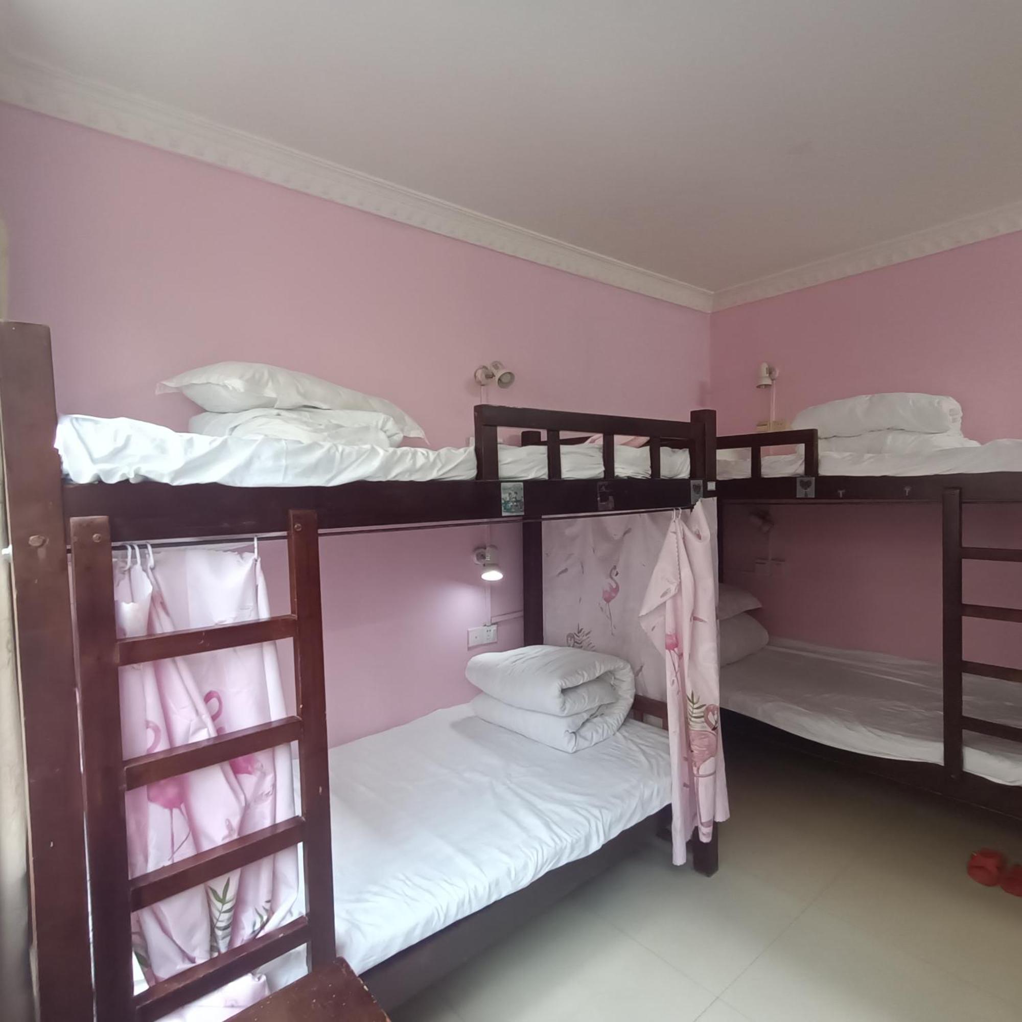 Yangshuo How Flowers Hostel Bagian luar foto