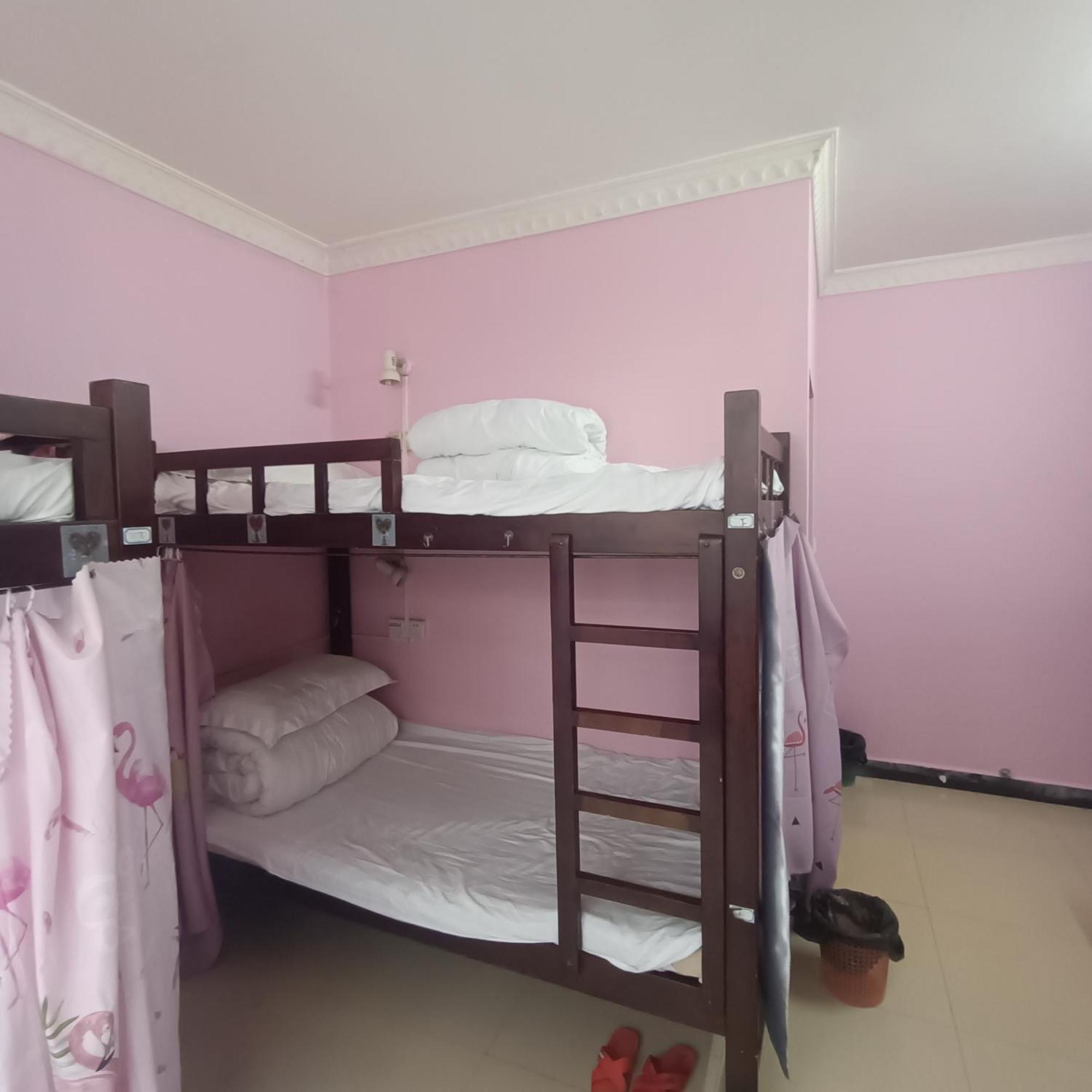 Yangshuo How Flowers Hostel Bagian luar foto