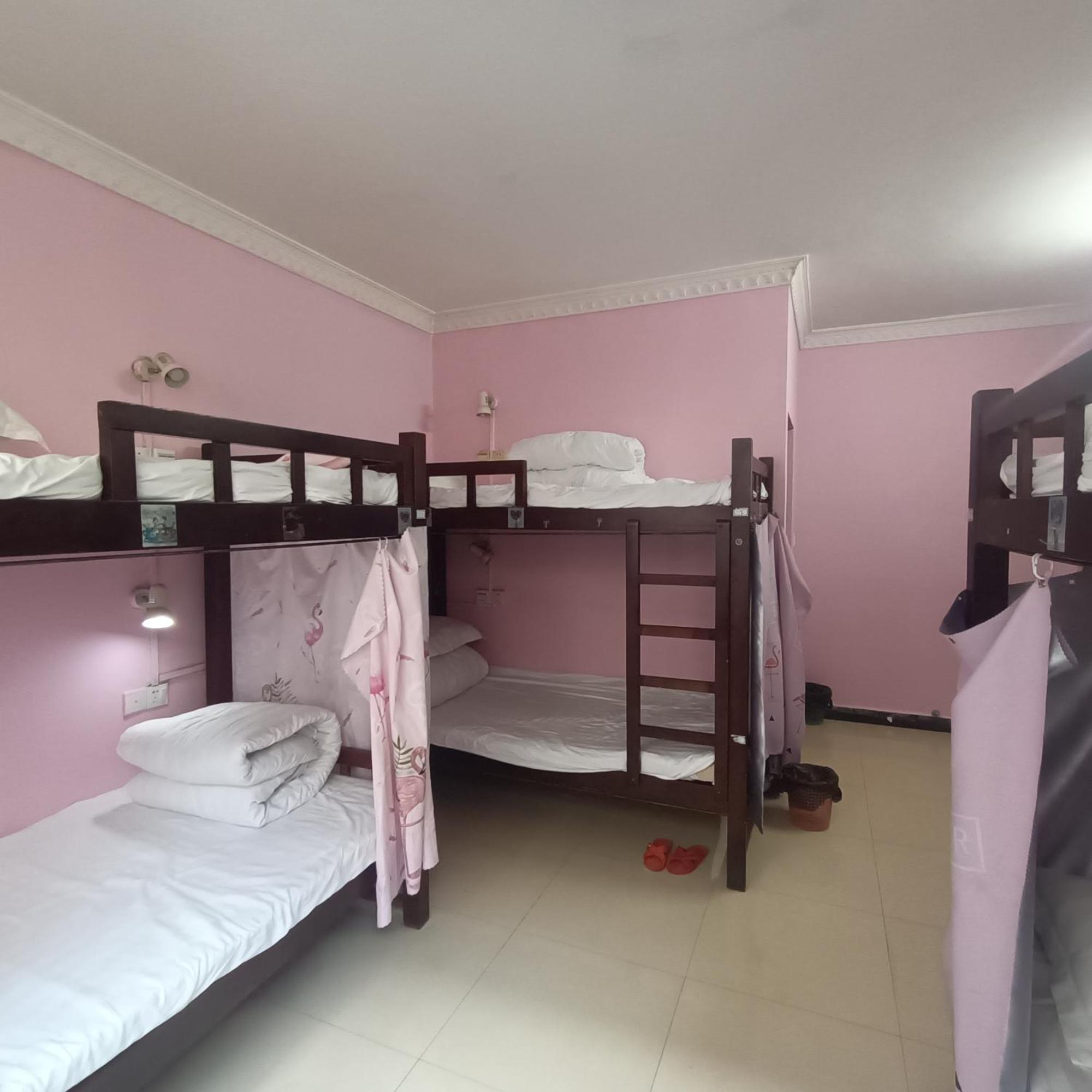 Yangshuo How Flowers Hostel Bagian luar foto