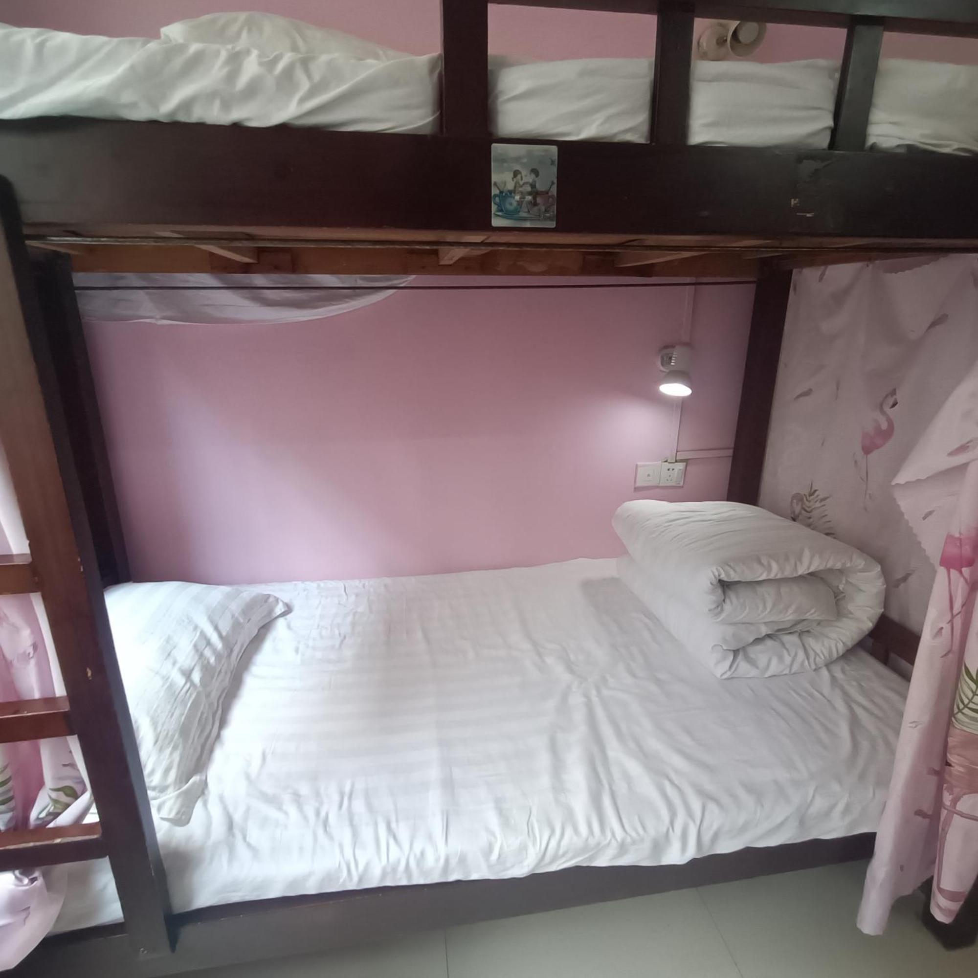 Yangshuo How Flowers Hostel Bagian luar foto