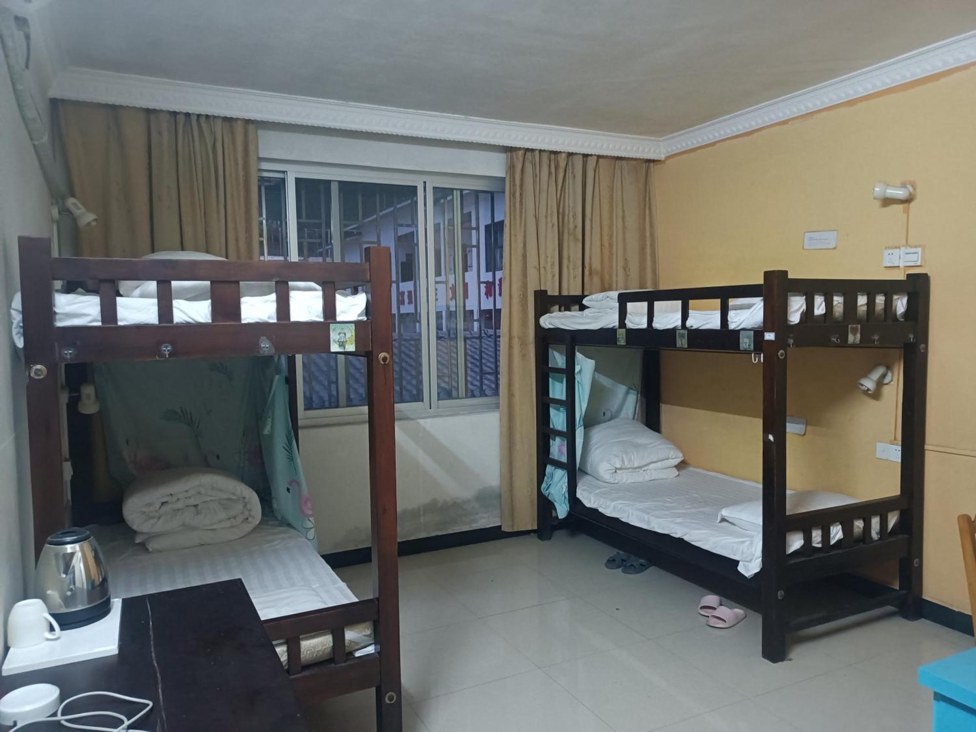Yangshuo How Flowers Hostel Bagian luar foto