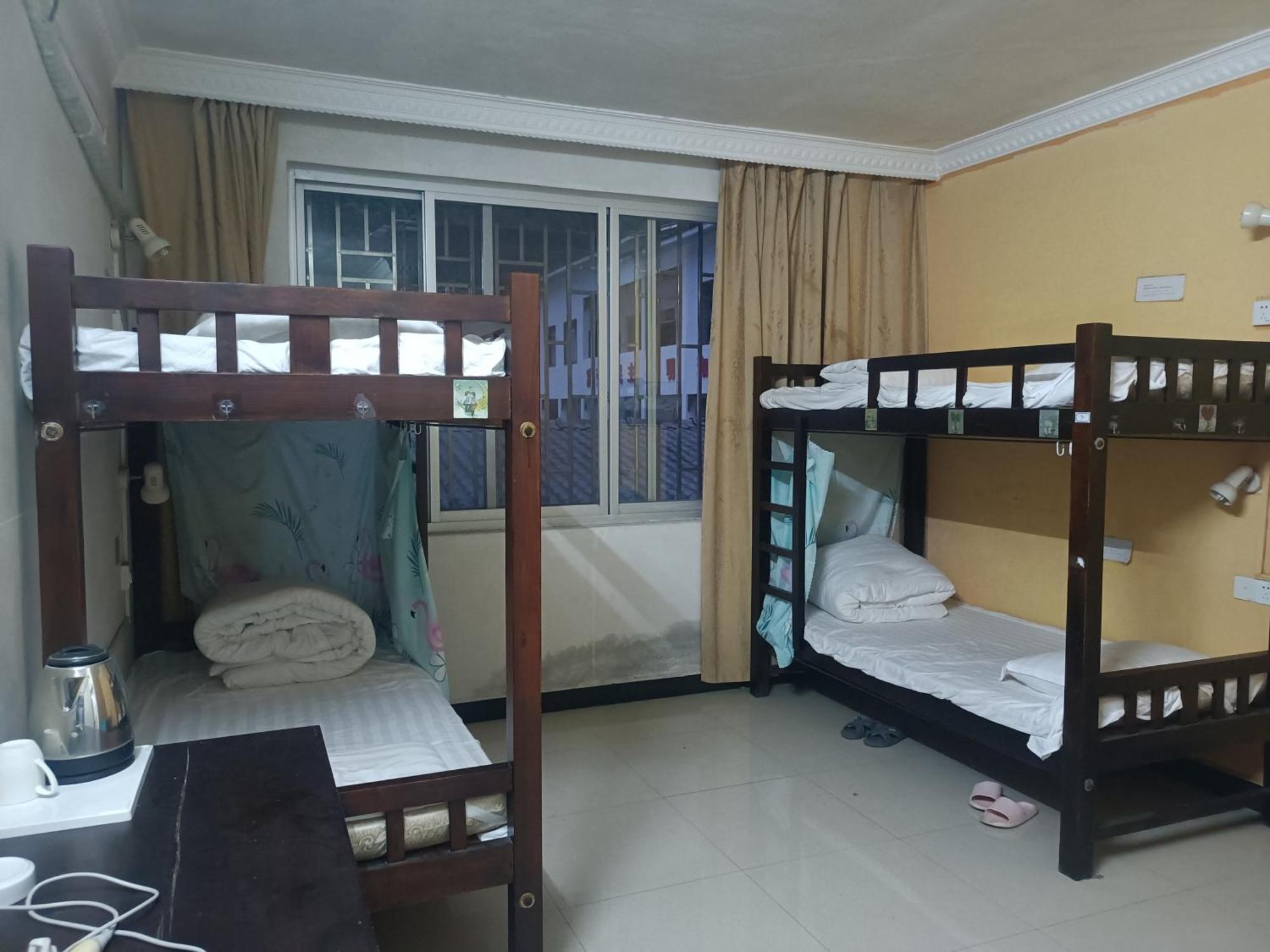 Yangshuo How Flowers Hostel Bagian luar foto