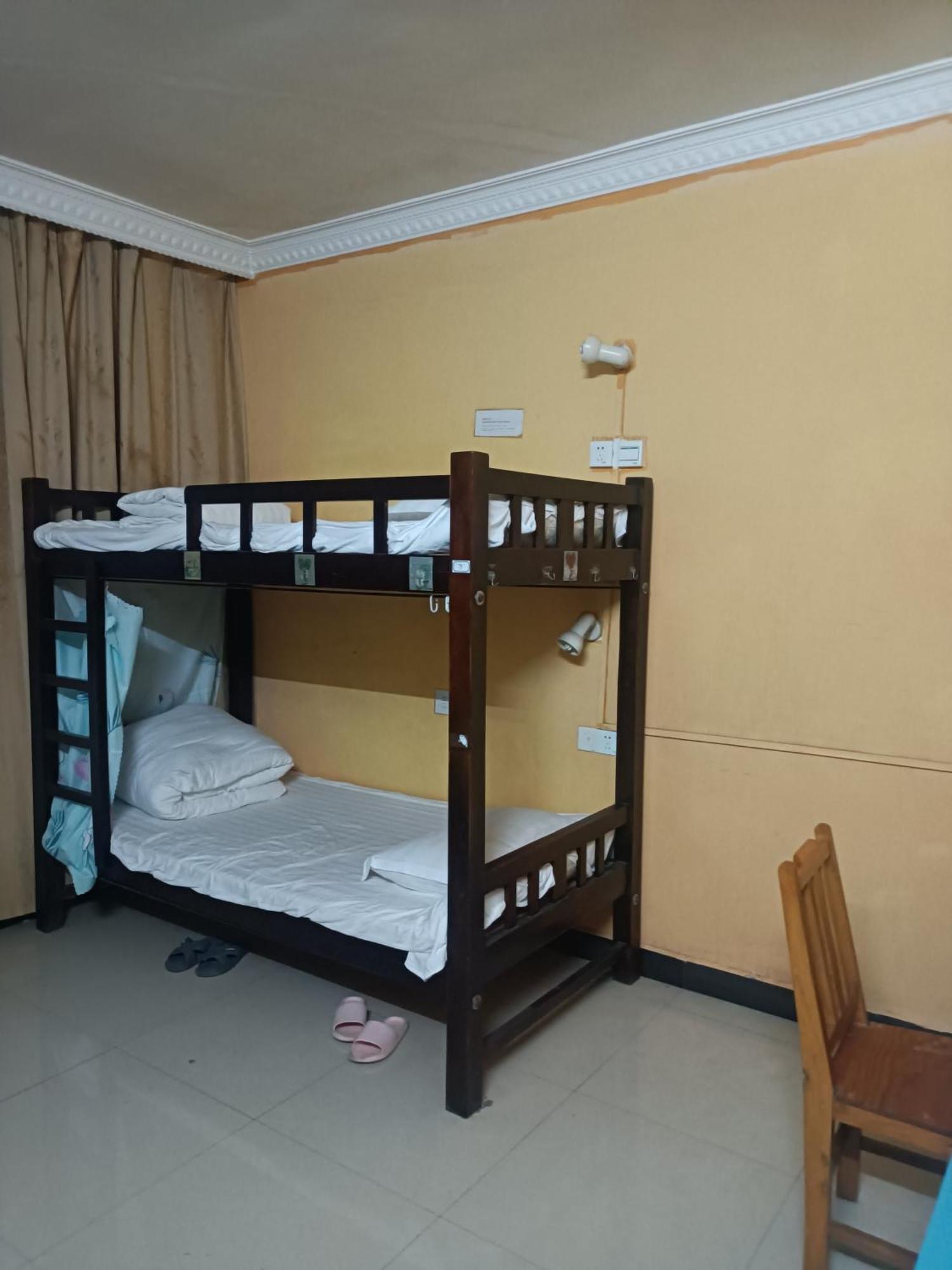 Yangshuo How Flowers Hostel Bagian luar foto