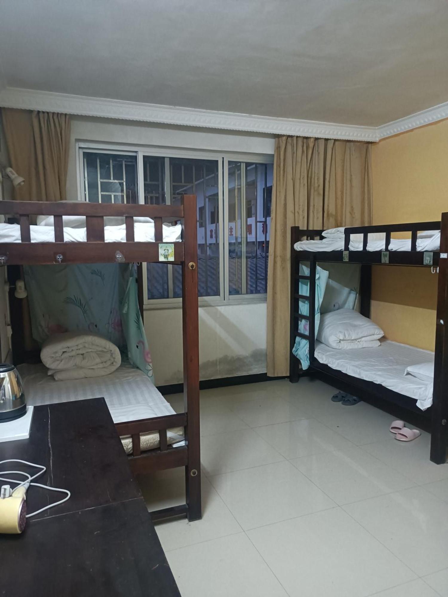 Yangshuo How Flowers Hostel Bagian luar foto
