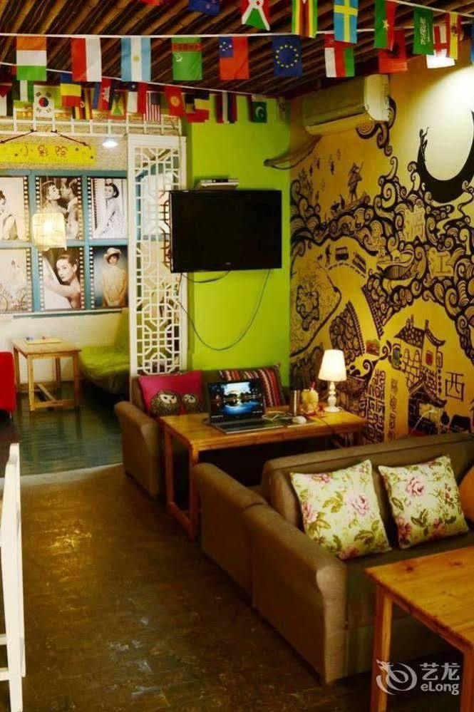 Yangshuo How Flowers Hostel Bagian luar foto