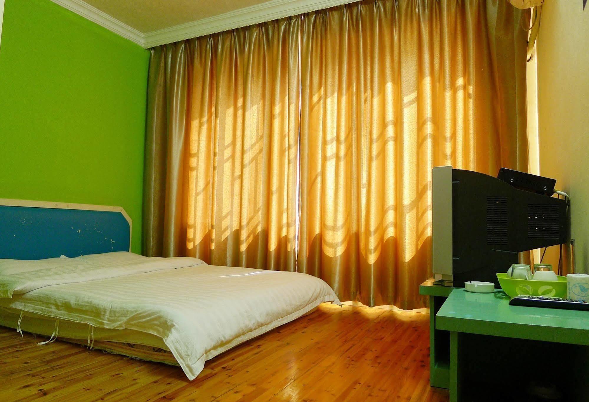 Yangshuo How Flowers Hostel Bagian luar foto