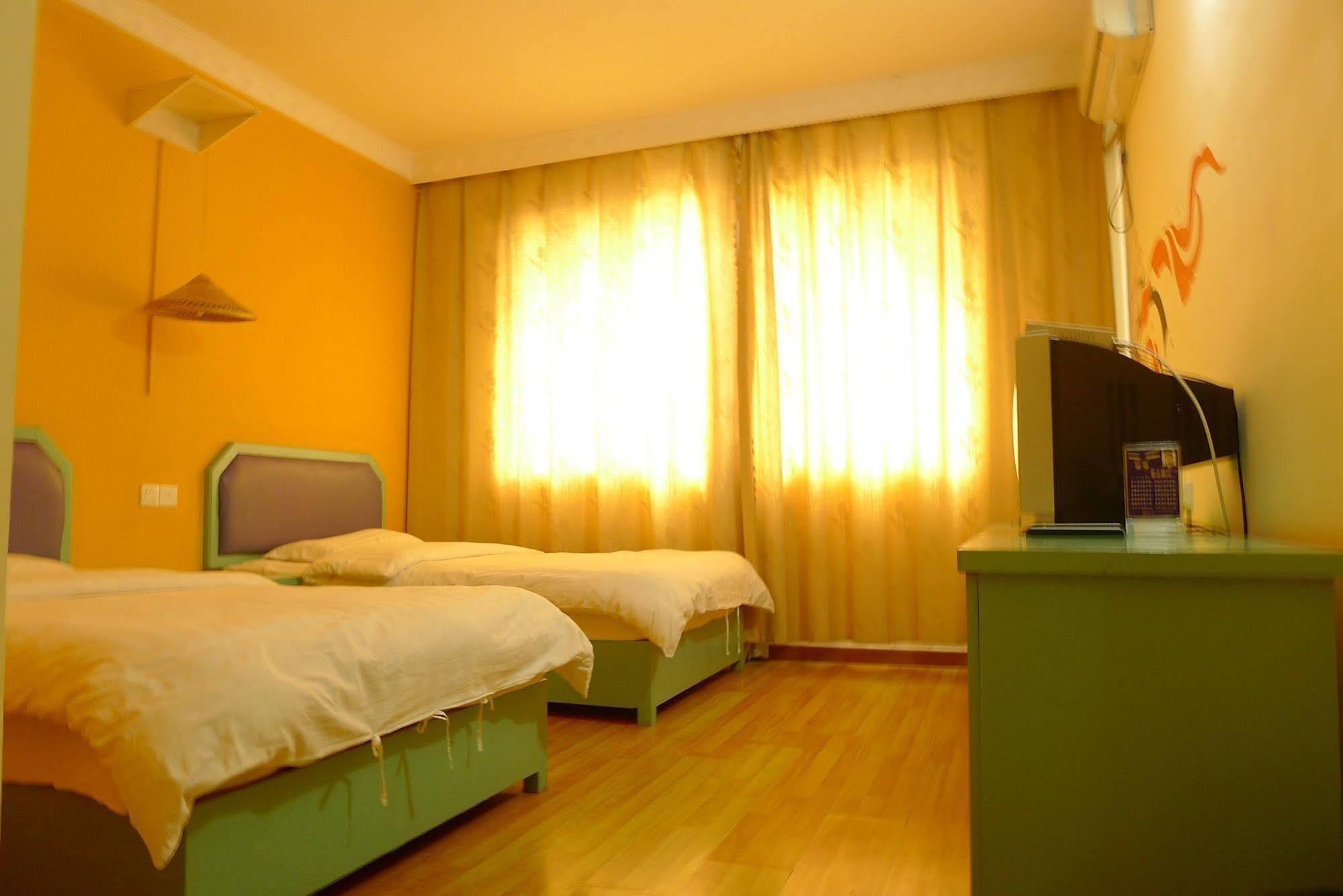 Yangshuo How Flowers Hostel Bagian luar foto