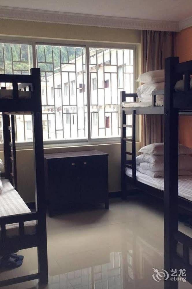 Yangshuo How Flowers Hostel Bagian luar foto