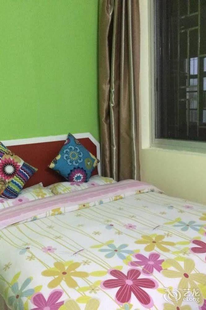 Yangshuo How Flowers Hostel Bagian luar foto